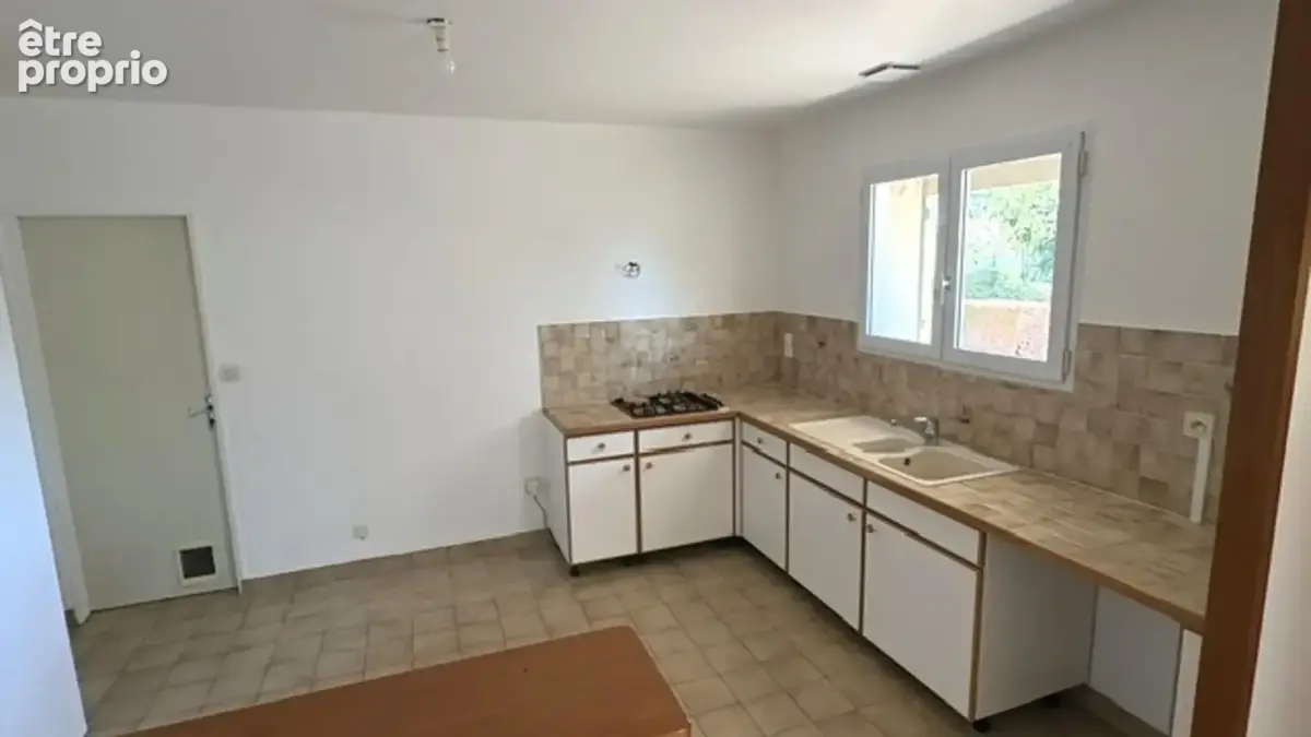 Maison de plain-pied avec jardin, garage et véranda, à 15 km des plages - photo 10