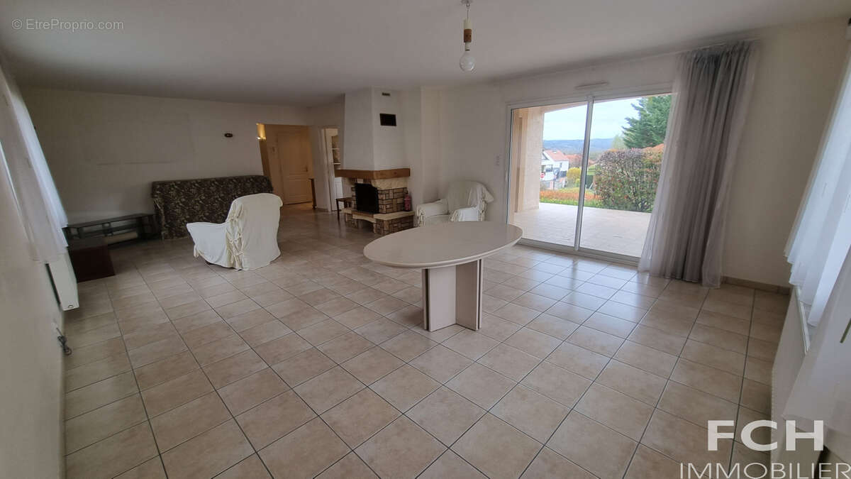 Villa 4 chambres, bureau, 2 garages, vue, proche toutes commodités - photo 4