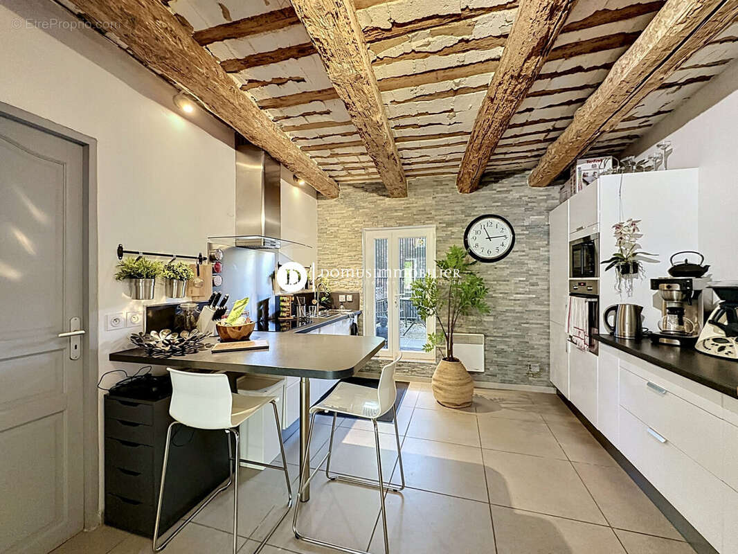 Maison à SAINT-SATURNIN-LES-AVIGNON