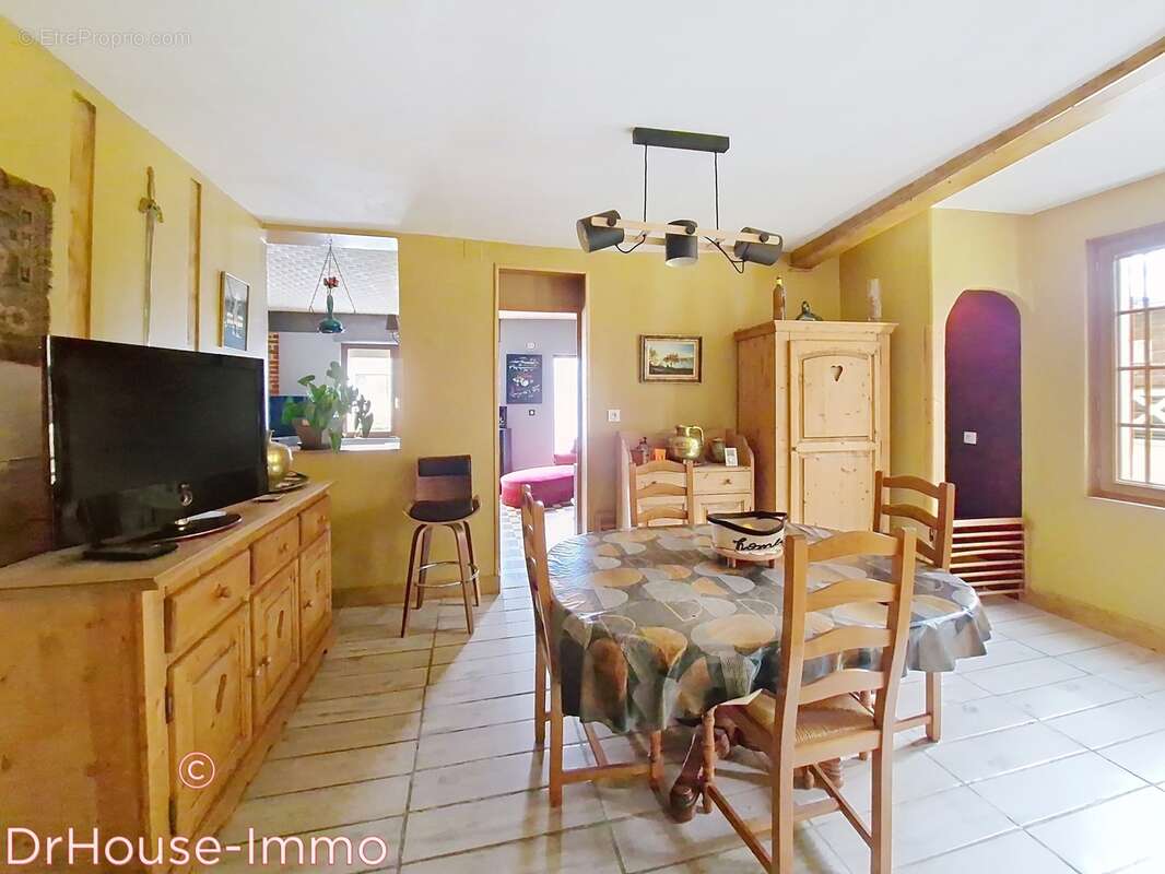 Maison à CREVECOEUR-EN-AUGE