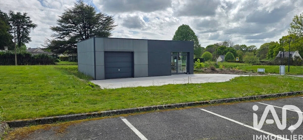 Photo 1 - Commerce à PLUMELEC