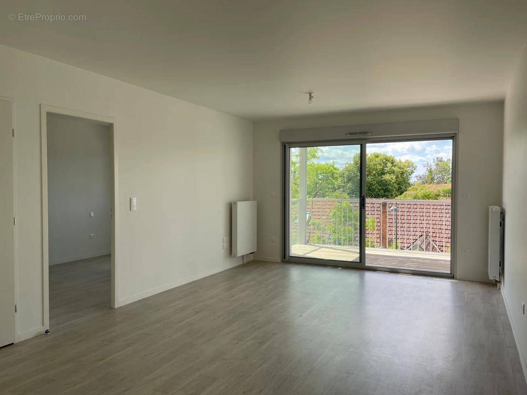 Appartement à SAINT-JEAN-DE-BRAYE