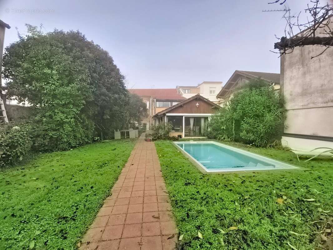 Maison à L&#039;ISLE-JOURDAIN