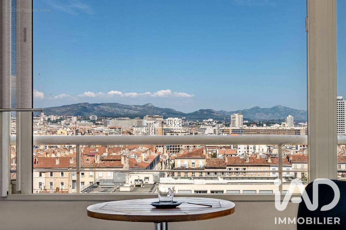 Photo 1 - Appartement à MARSEILLE-6E