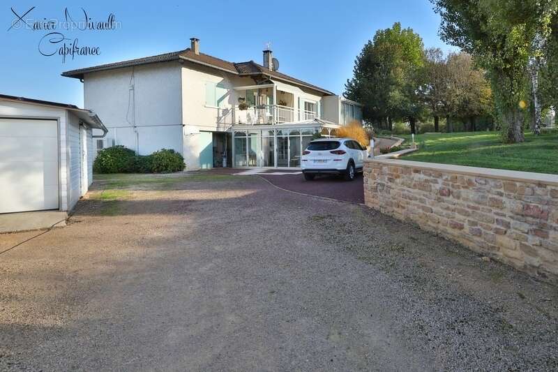 Maison à PONT-DE-VAUX