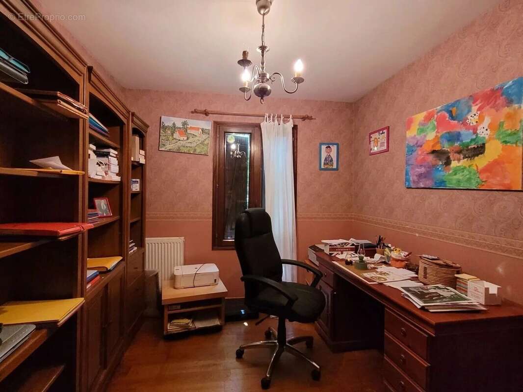 Belle maison familiale, avec piscine, dépendances et terrain de 1.7 ha - photo 12