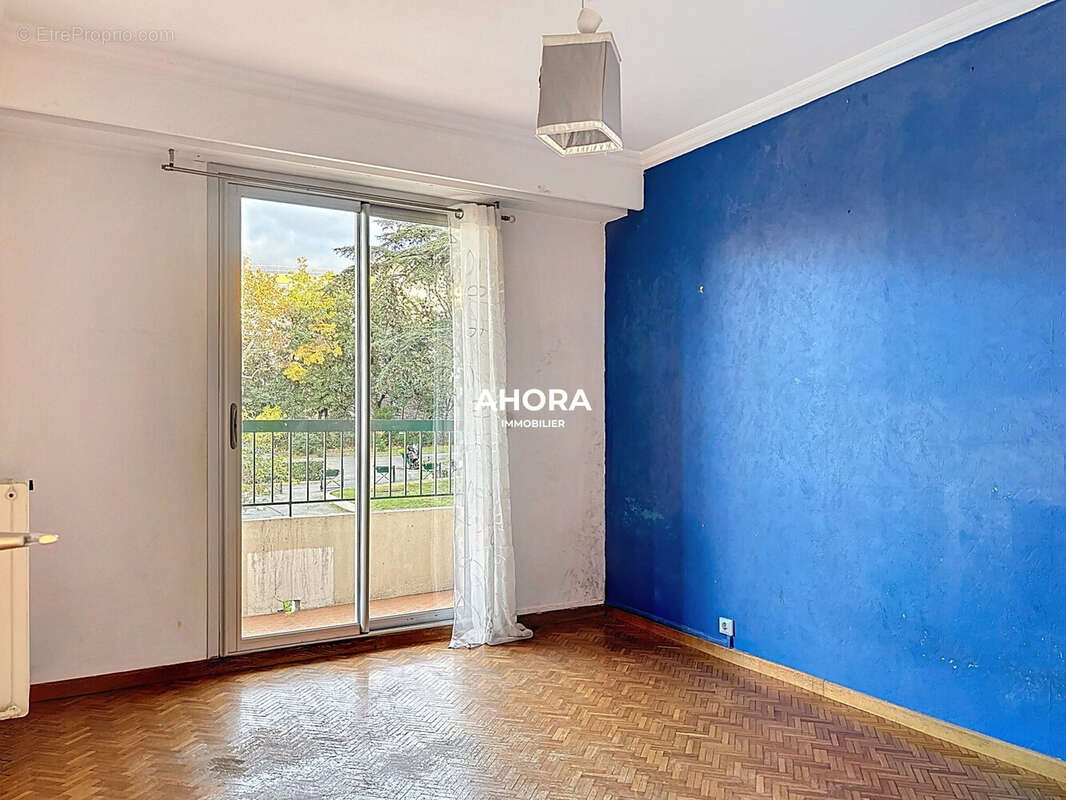 Appartement à MARSEILLE-9E