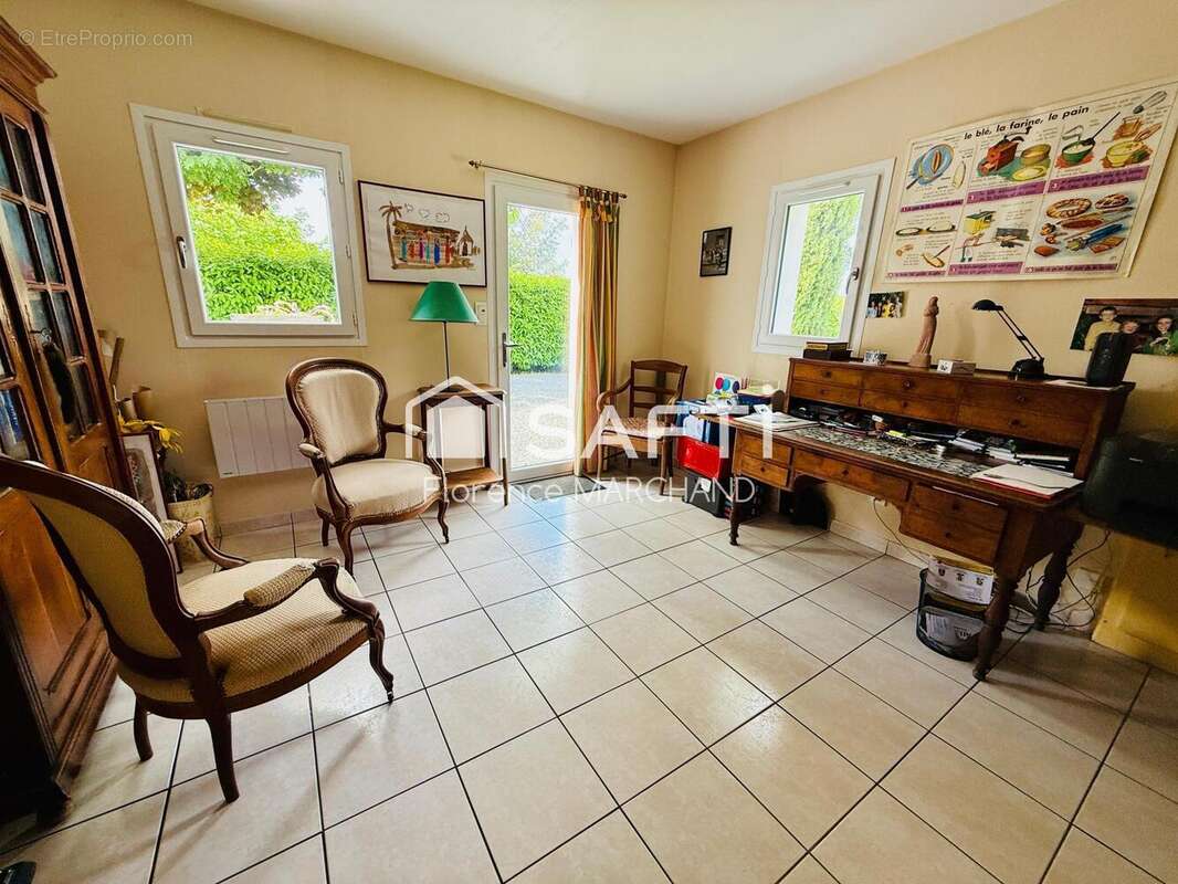 Maison 155 m² à Vouille  - photo 9