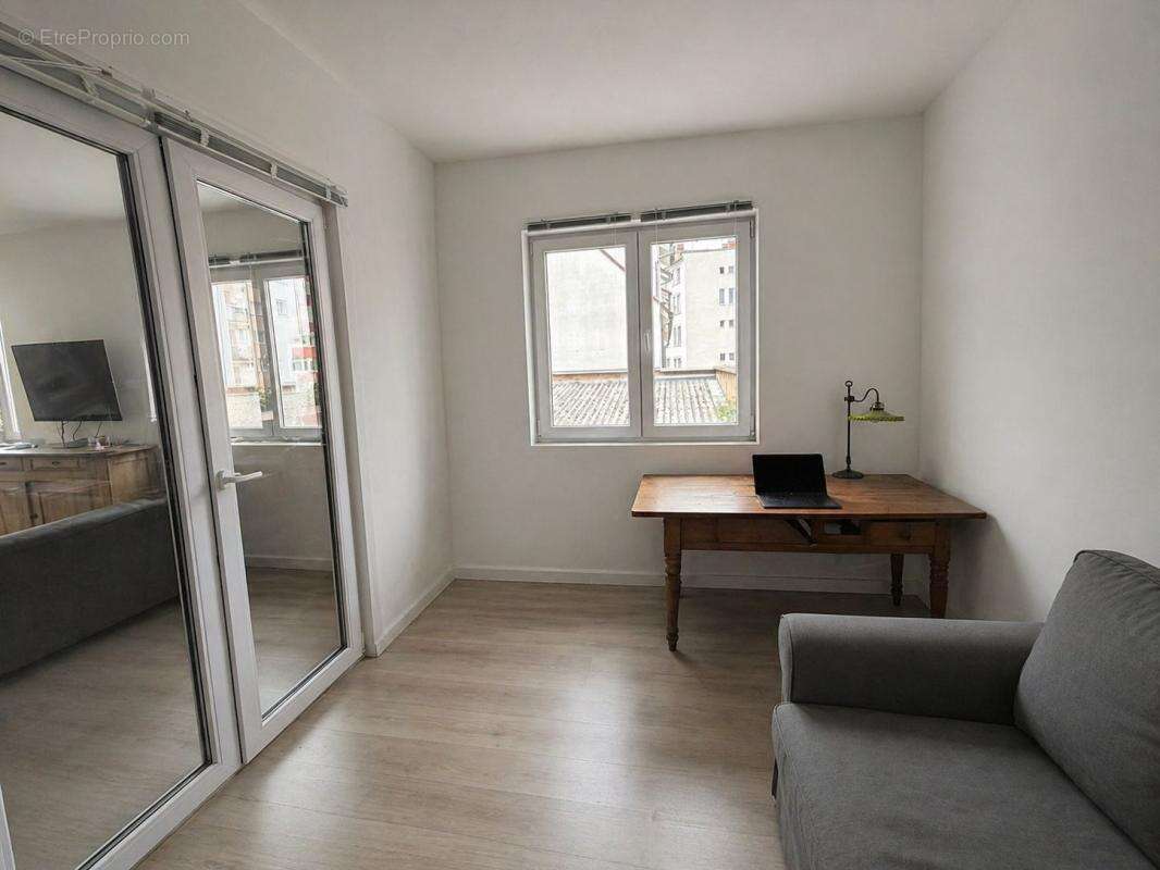 Appartement à NIEDERMODERN