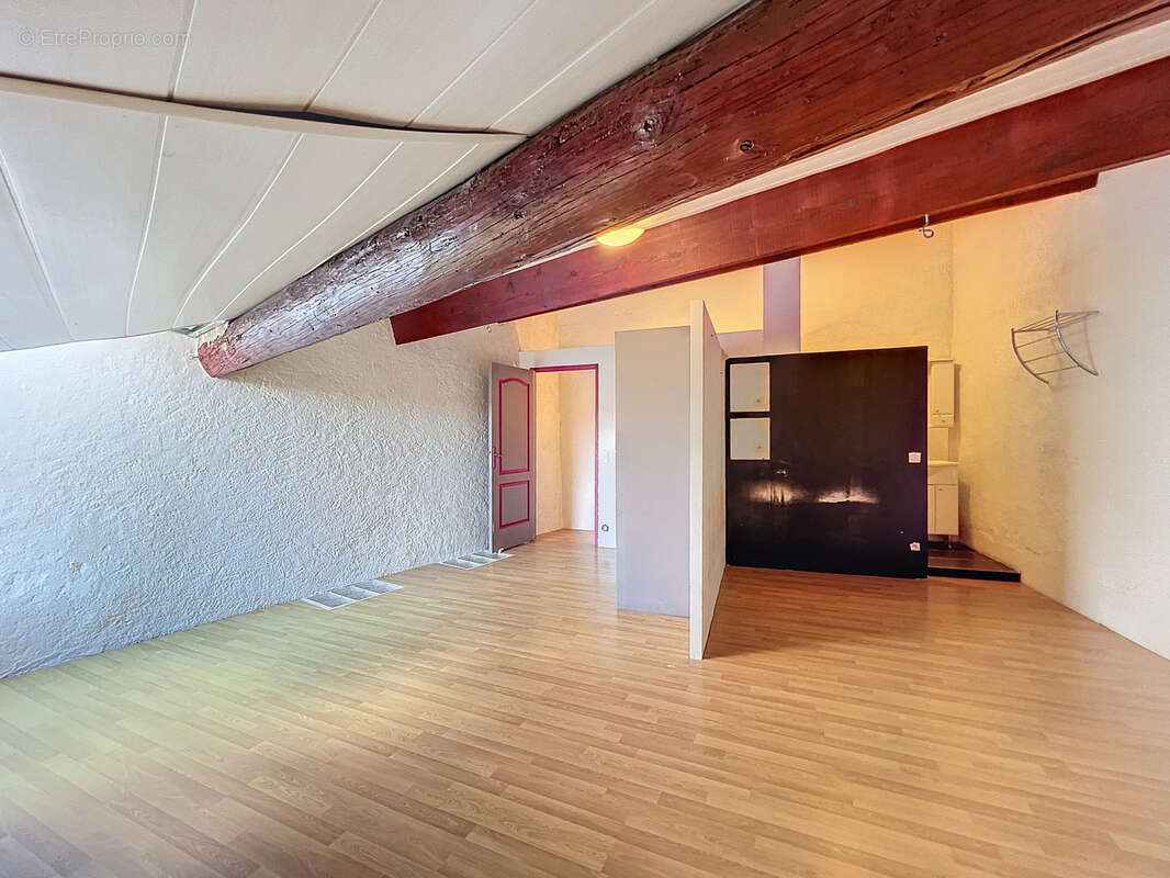 Maison à PEZILLA-LA-RIVIERE