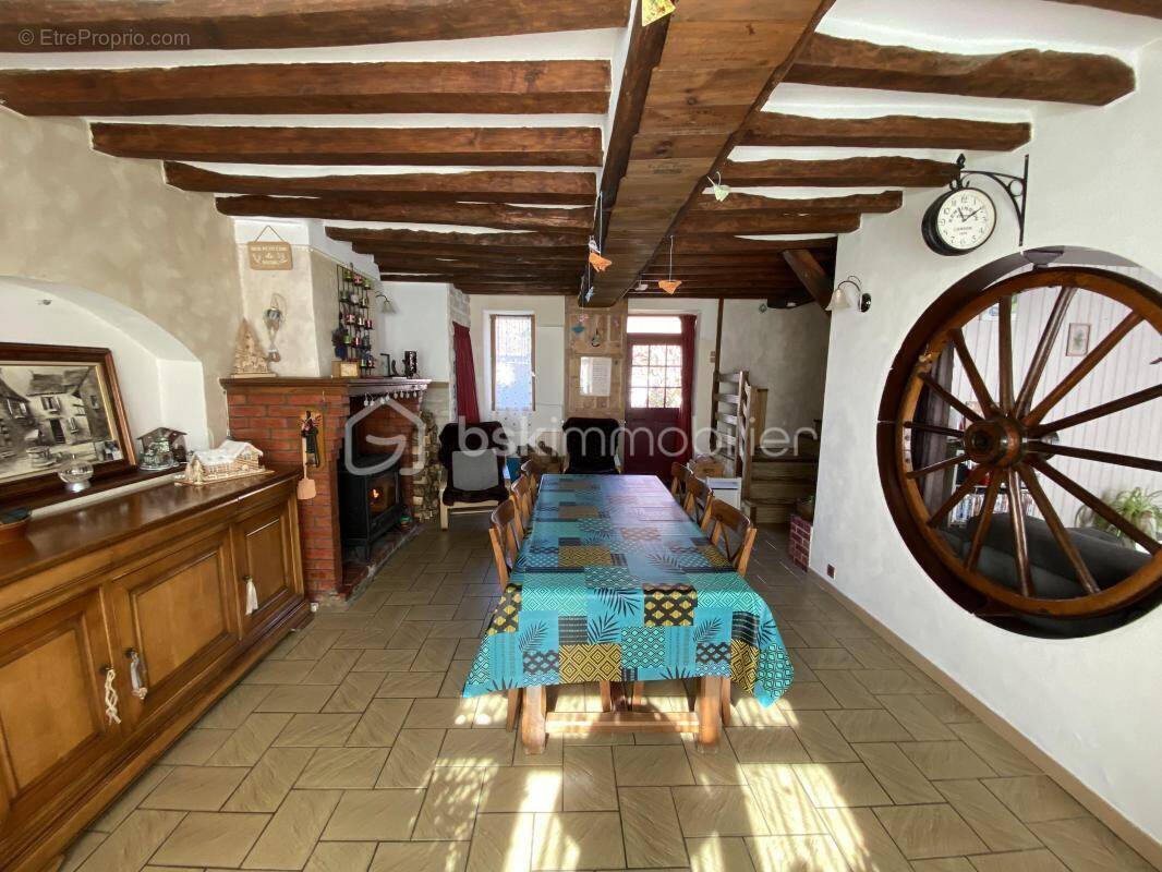 Maison à DAMMARTIN-EN-SERVE