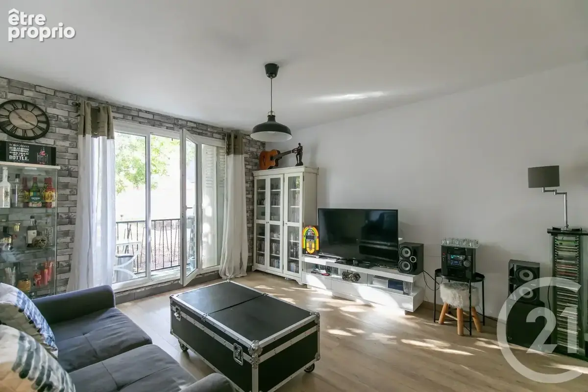 Appartement à SAINT-MAUR-DES-FOSSES