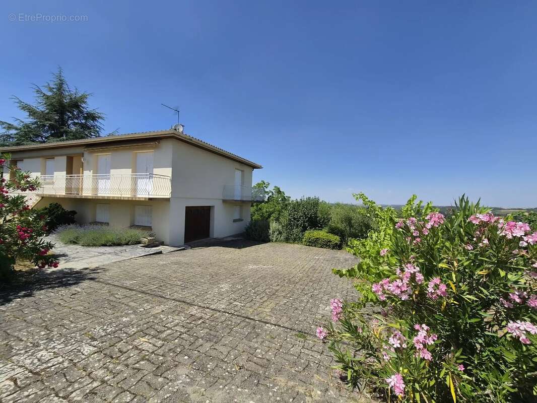  Spacieuse Maison Familiale avec Jardin Arboré et Terrasses – Secteur Auch - photo 18