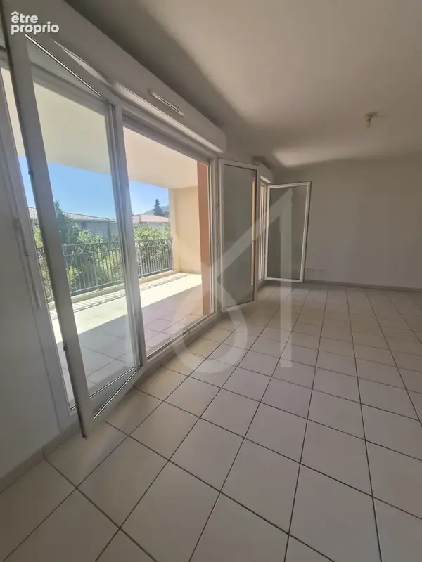 APPARTEMENT T3 + Garage fermé è1 parking privé dans la résidence - photo 6