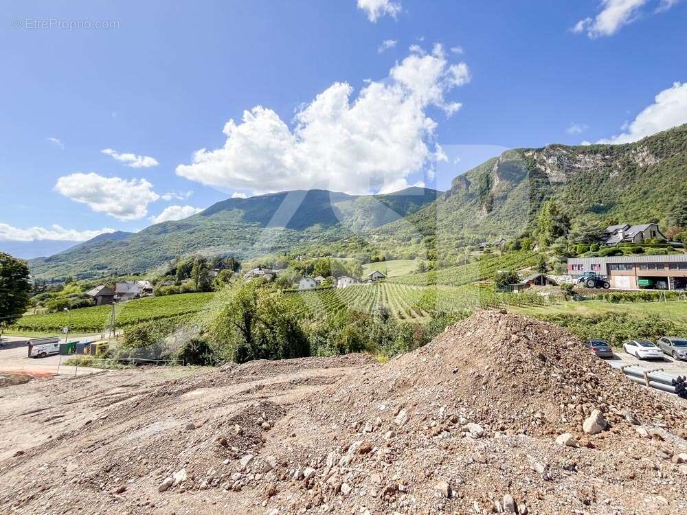 Terrain viabilisé (Lot 13) - Terrain à SAINT-PIERRE-D'ALBIGNY