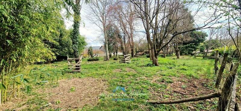 Terrain à SAINT-AGNE
