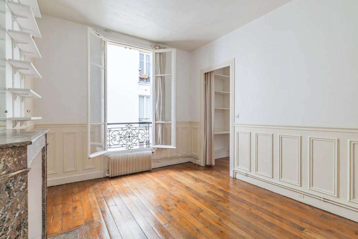 Appartement à PARIS-19E