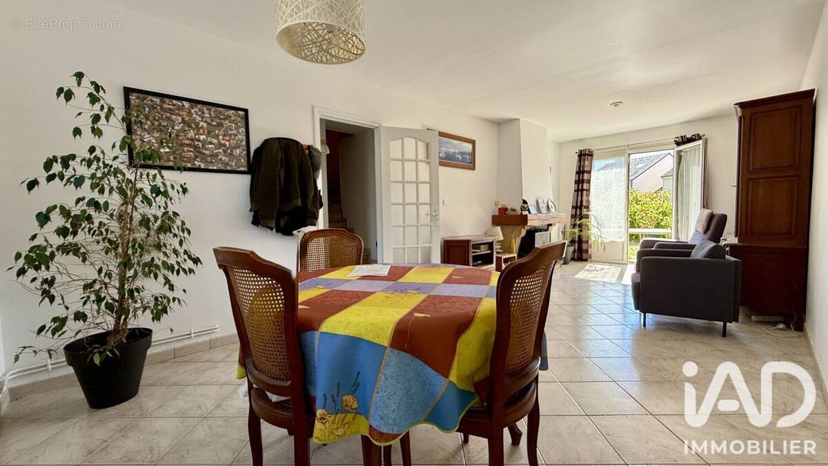 Photo 1 - Maison à VILLIERS-SUR-ORGE