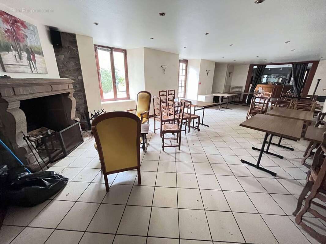 Salle restaurant - Maison à SAIGNES