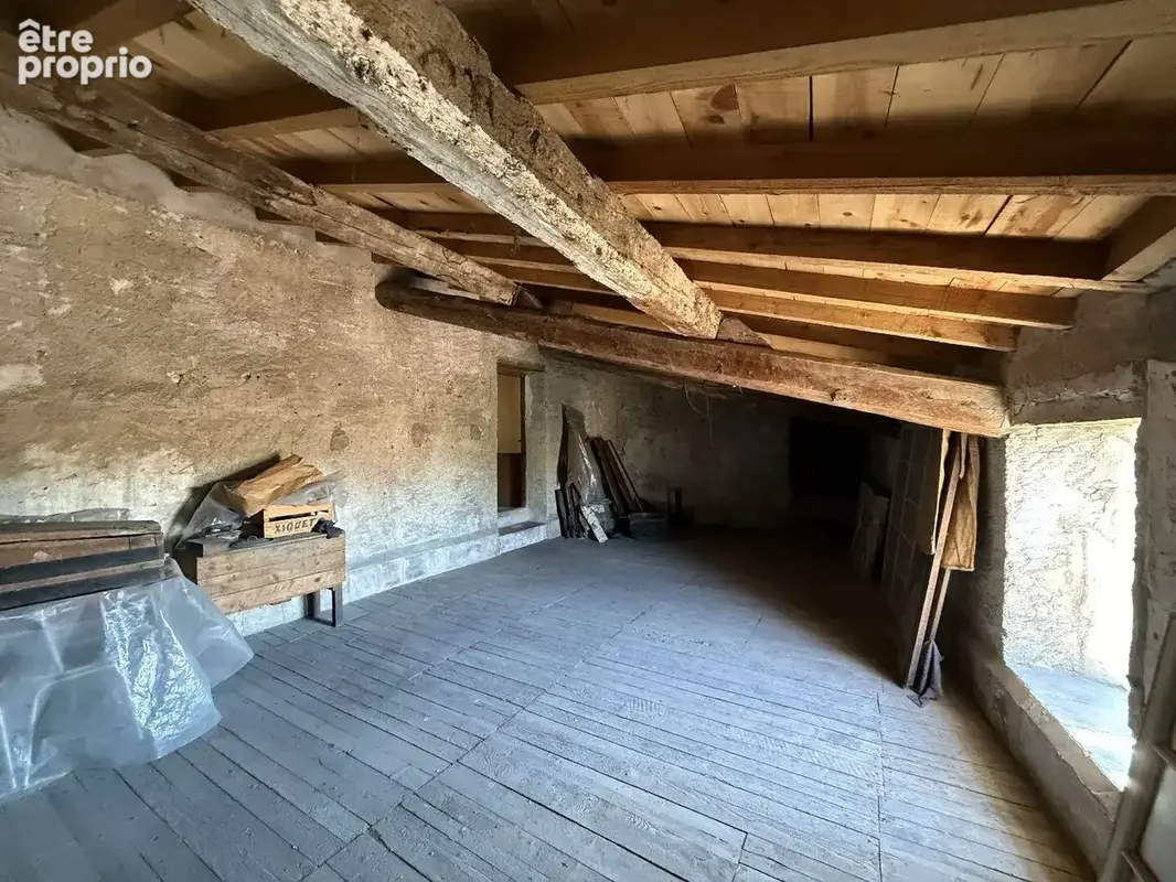 Grande maison de ville avec cours + possibilité de 2 logements ! - photo 13