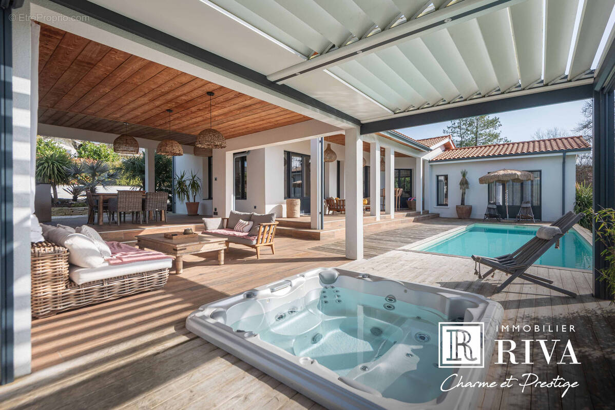 Maison à CAMBLANES-ET-MEYNAC