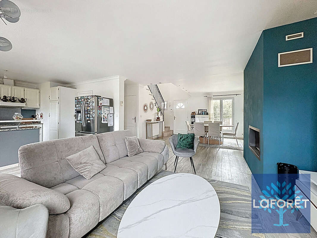 Maison à VIGNEUX-SUR-SEINE