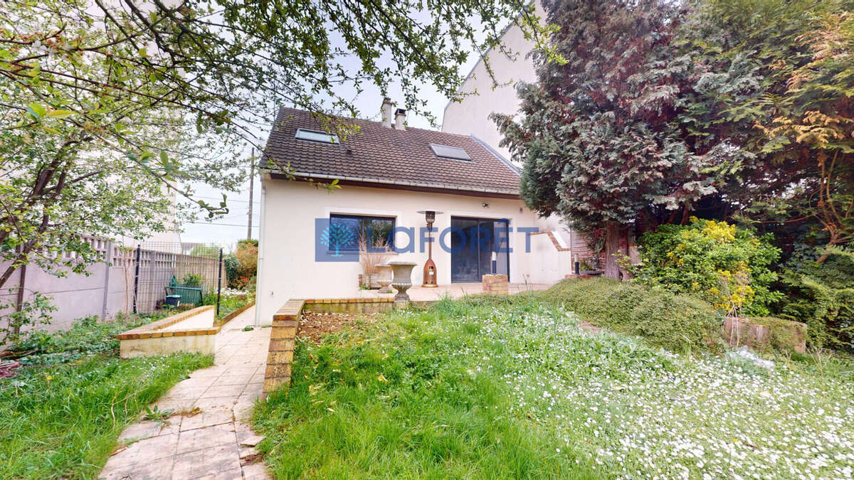 Maison à PARAY-VIEILLE-POSTE