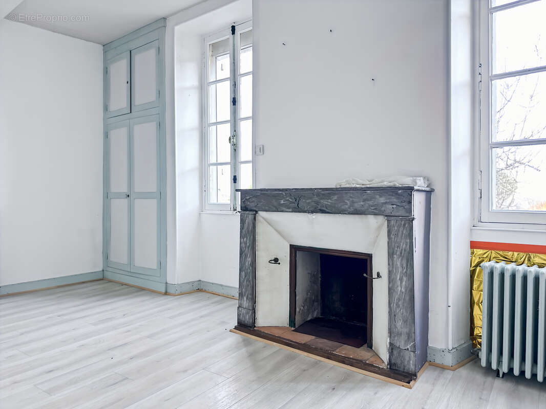 Maison à BARBEZIEUX-SAINT-HILAIRE