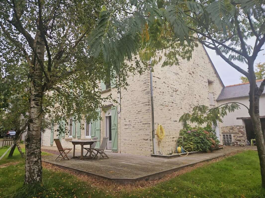 Maison à SAINT-THURIAL
