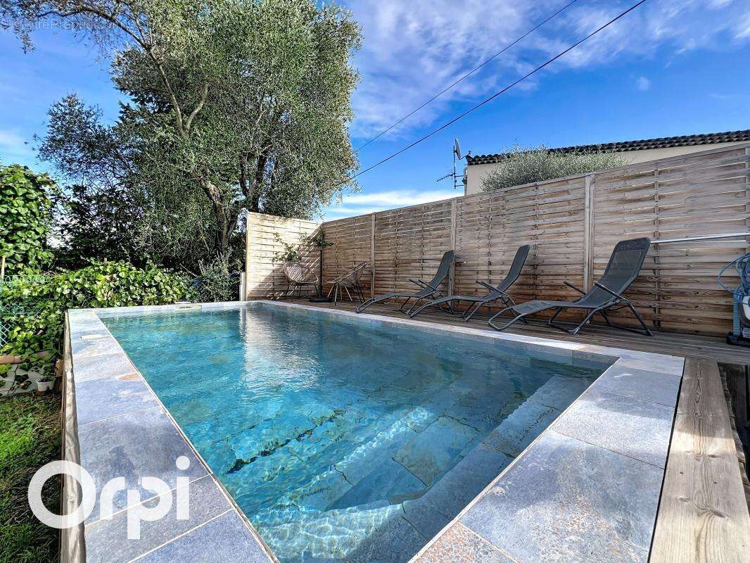 Appartement à VILLENEUVE-LOUBET