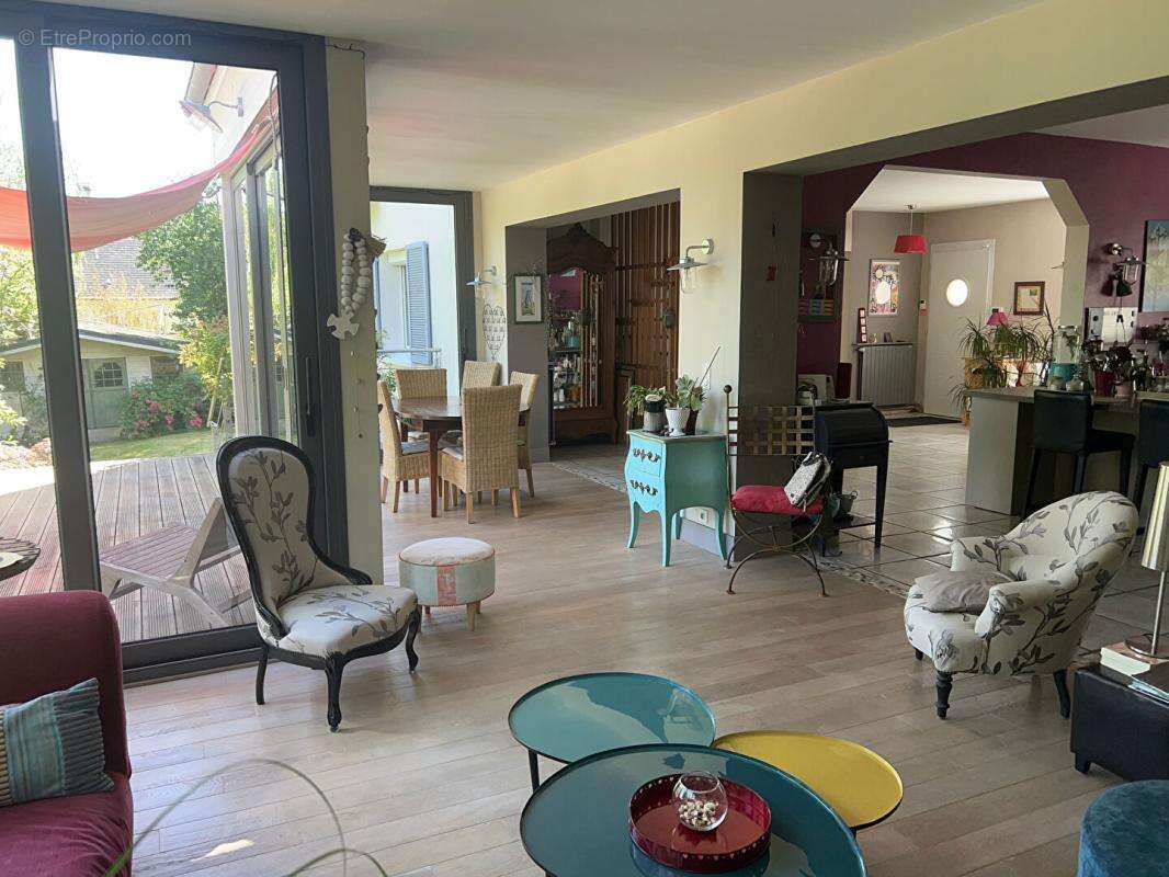 Élégante propriété familiale avec jardin arboré aux portes de Paris - photo 9