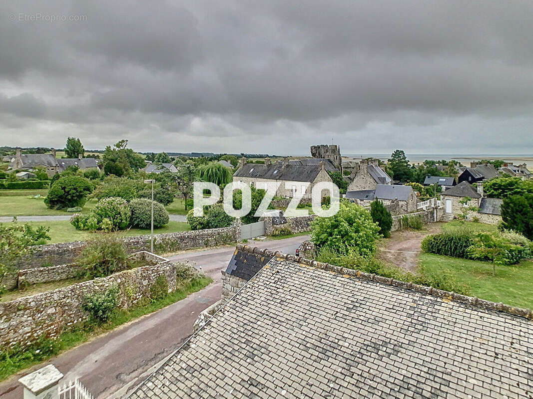 Maison à REGNEVILLE-SUR-MER