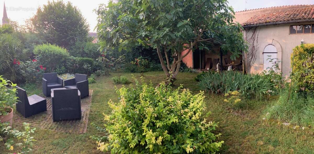 Maison à MONTMORILLON