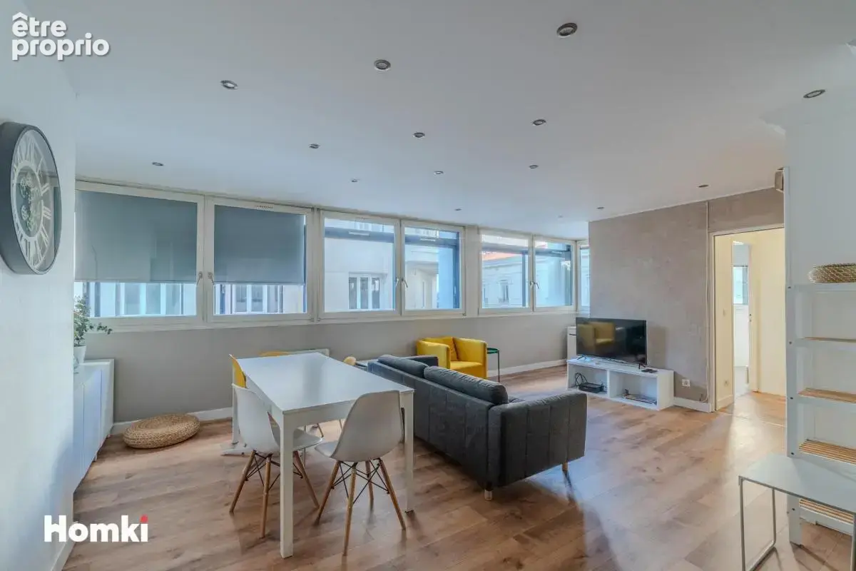 Appartement T4 de 80 m² à Saint-Étienne 42000, Rue Charles de Gaulle - photo 3