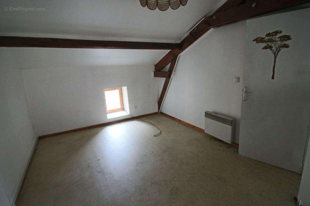 Maison à PUY-L&#039;EVEQUE