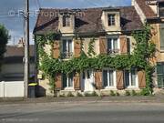 Maison à SAINT-JEAN-LES-DEUX-JUMEAUX