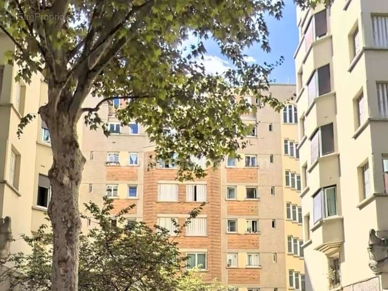 Appartement à PARIS-14E
