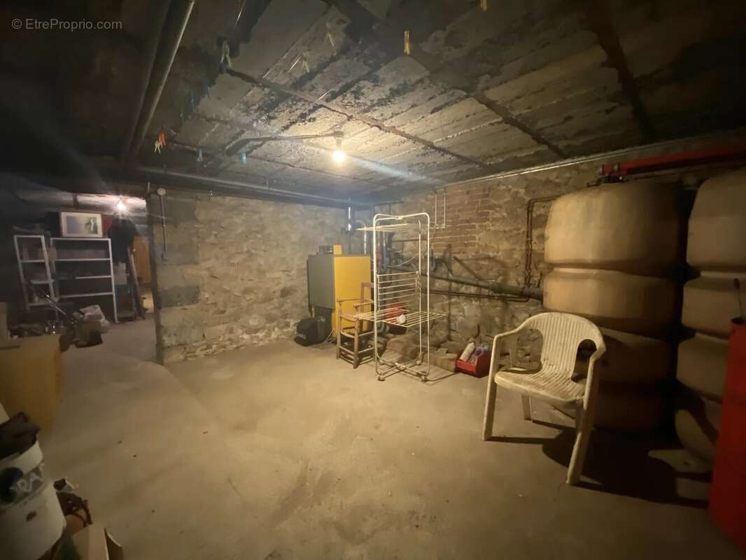 Belle maison de 4 chambres avec jardin et garage dans le centre de Bellac - photo 12