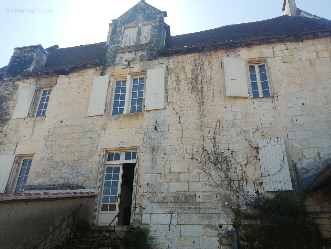 Appartement à LA TOUR-BLANCHE