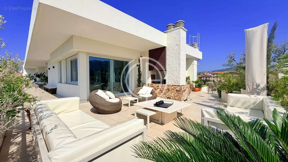 Penthouse - a pieds du centre de cannes - photo 2