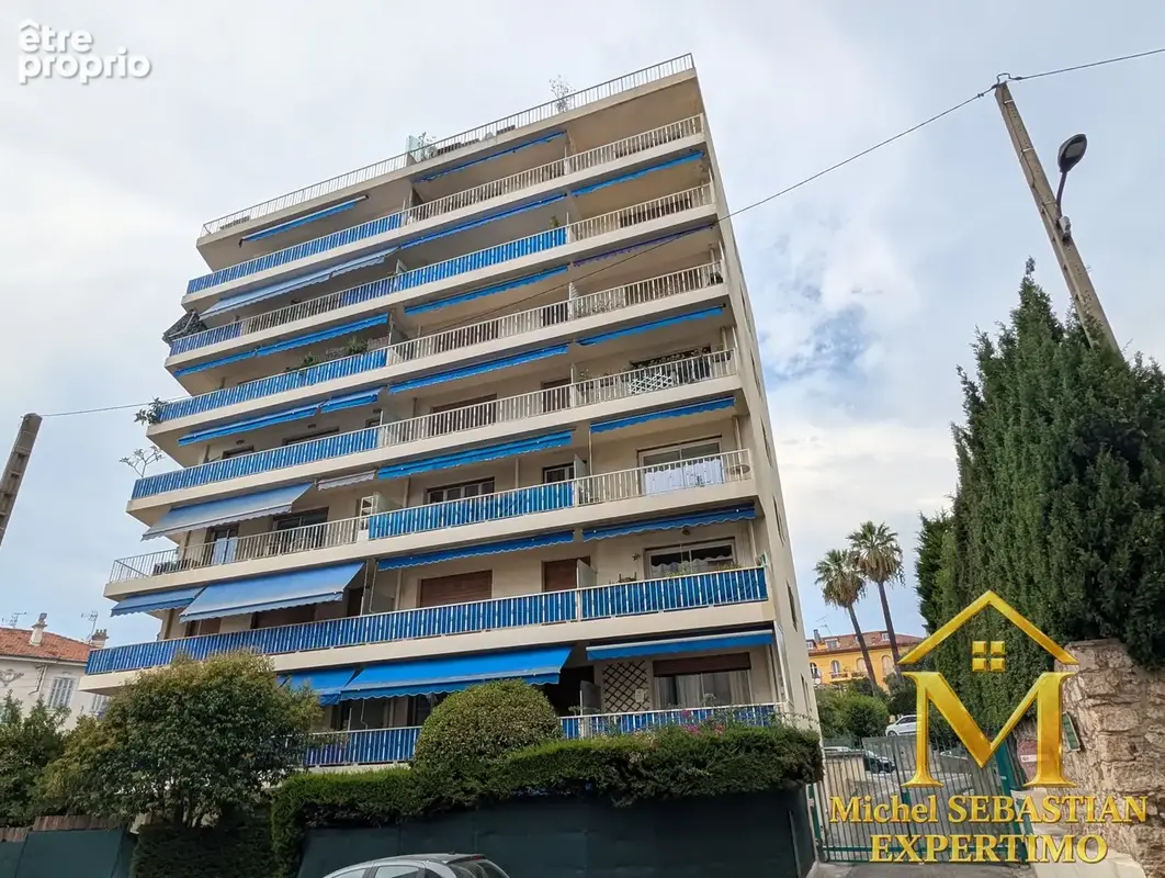 EXCLUSIVITE ! Appartement 3P rénové avec parking et cave - Centre Ville - photo 12