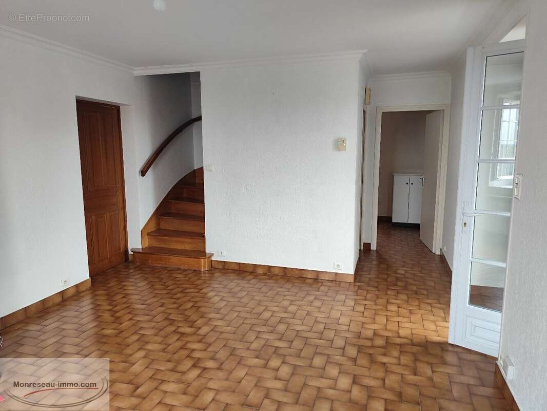 Appartement à CHARNAY-LES-MACON