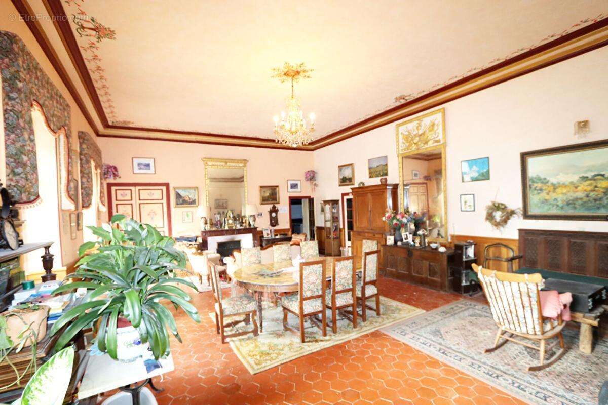 Maison à FONTCOUVERTE