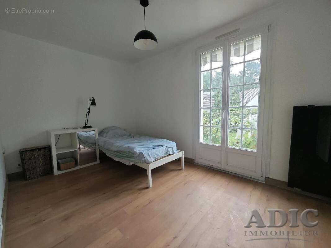 Maison à ERMENONVILLE