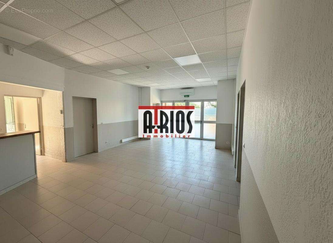 Local activité 670 m² - photo 8