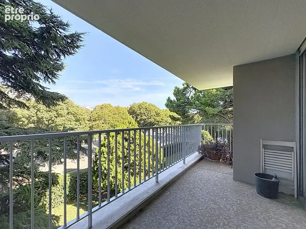 A vendre en exclusivité un appartement T4/5 de 145 m2 avec terrasse de 36 m2 secteur St Anne 13008 MARSEILLE - photo 9