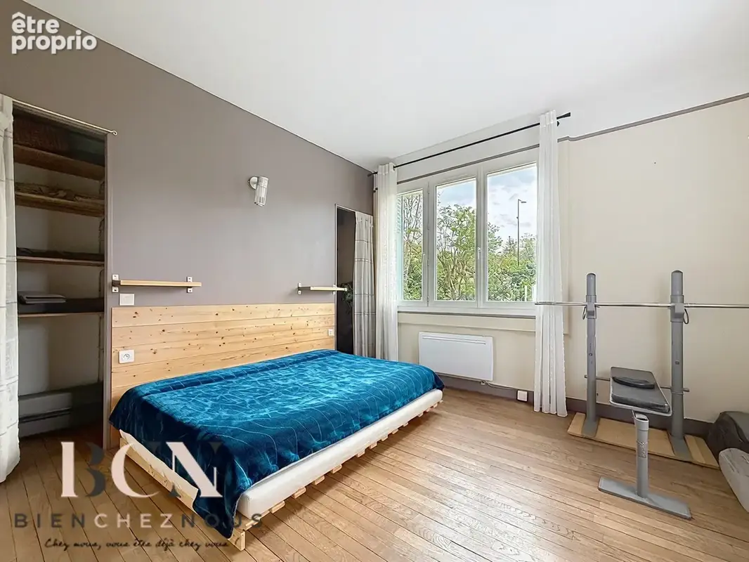 MÉRIEL   Maison familiale avec sous-sol total et jardin arboré - photo 6