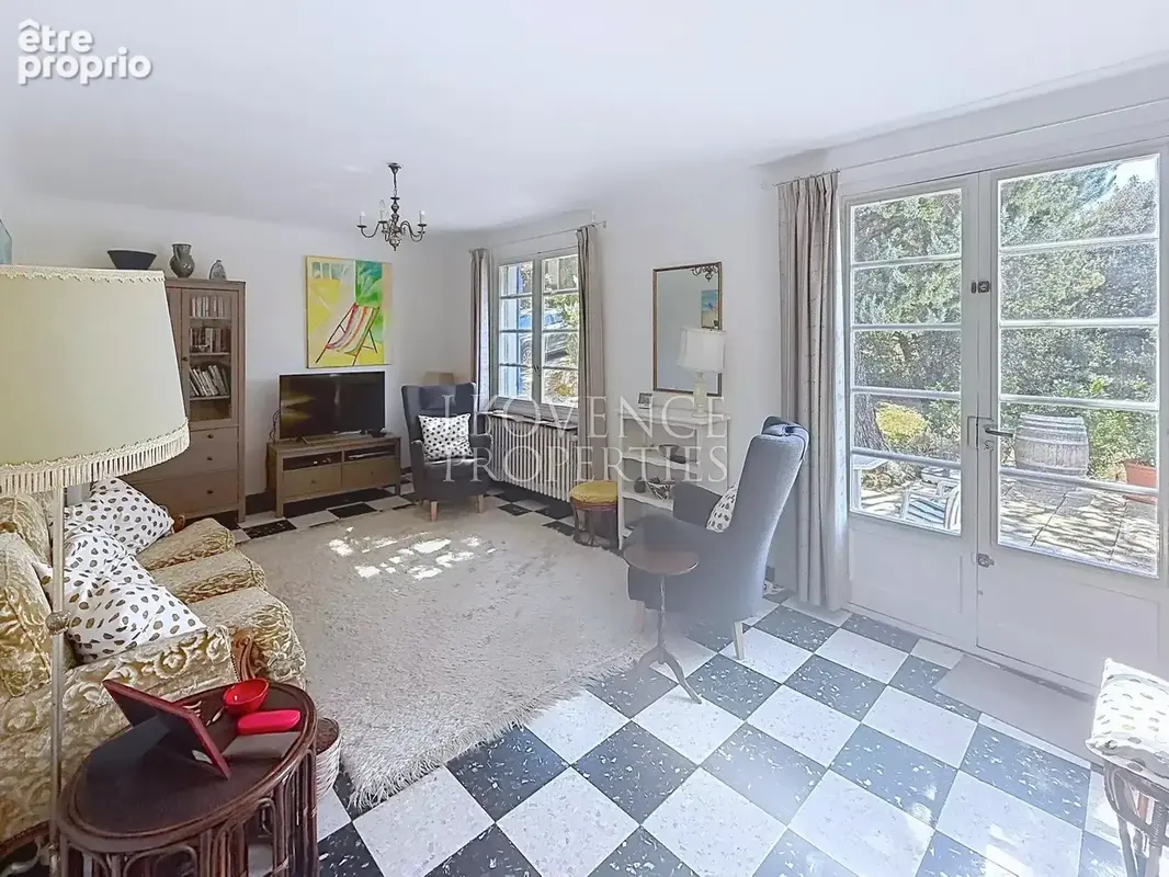 Correns – Charmante maison 3 chambres avec piscine,  en zone UC - photo 12