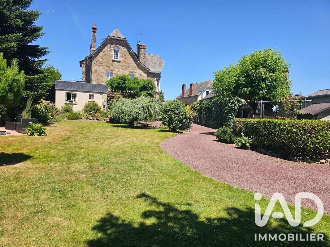 Maison 268 m² à Merdrignac  - photo 2
