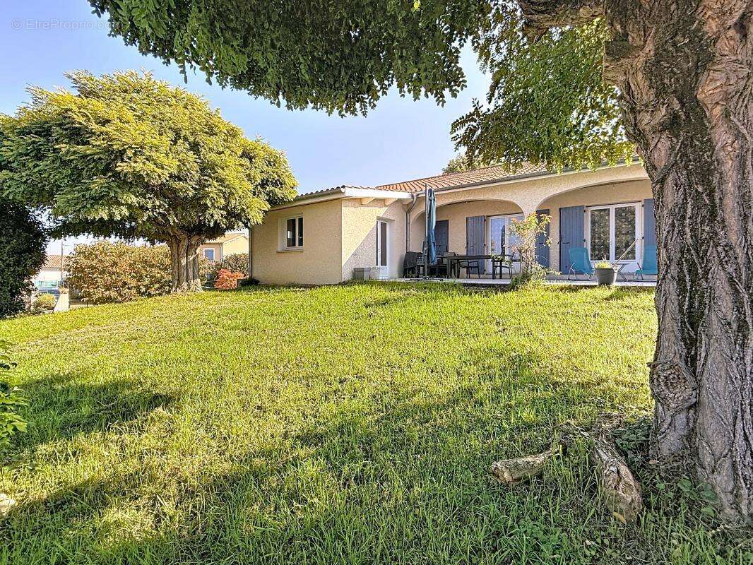 Maison à SALAISE-SUR-SANNE